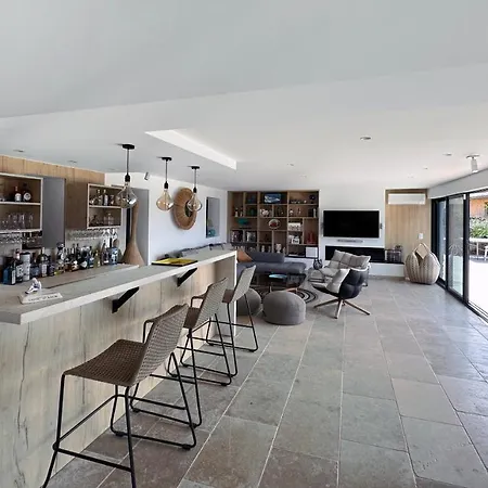 Villa Luxury House, St Tropez 20mns! Stunning View, Serene & Private Grimaud
