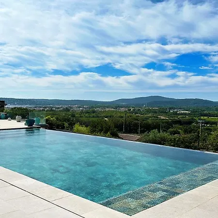 Luxury House, St Tropez 20mns! Stunning View, Serene & Private Villa
